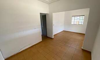 Imagem 6: Vendo casa 3 quartos no centro de Nerópolis próximo a prefeitura e comércios