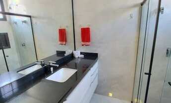 Imagem 6: Casa de condomínio sobrado para venda tem 240 metros quadrados com 5 quartos