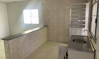 Imagem 2: Casa com 02 dormitórios, sala, cozinha, banheiro e área de serviço - sem vaga de garagem