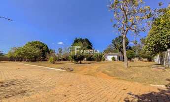 Imagem 2: De fundo com casa + Área verde