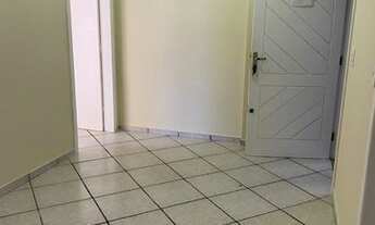 Imagem 6: Sala com recepção, mais quatro salas amplas, todas com piso cerâmico e divisórias de gesso