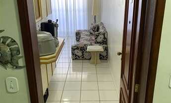 Imagem 2: Apartamento de frente para rua, 1º andar, com 2 dormitórios, sendo uma suíte