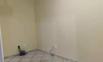 Imagem 4: Sala com recepção, mais quatro salas amplas, todas com piso cerâmico e divisórias de gesso