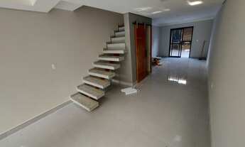 Imagem 4: Casa de vila sobrado para venda tem 100mts² com 2 quartos sendo duas suíte. estuda permut