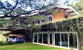 Imagem 5: CASA ASSOBRADADA 700 M², 3 SUÍTES, VARANDA COM VISTA PARA SERRA E REPRESA, CONDOM. 6 KM DO