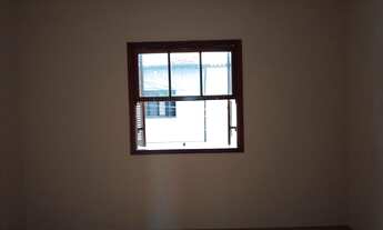 Imagem 7: Sobrado de vila, amplo, 1 vaga de garagem, com quintal e salão nos fundos, px do metro Vil