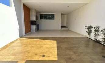 Imagem 2: Sobrado para Locação em Campo Mourão, Jardim Flora II, 3 dormitórios, 1 suíte, 2 banheiros