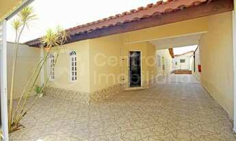 Imagem: CASA à venda com piscina e 2 quartos em