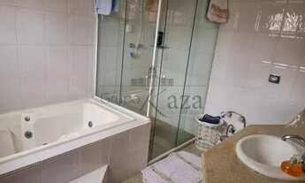 Imagem 5: Lindo Sobrado - 4 drm sendo 2 suítes, quintal, área gourmet, piscina, 4 vagas de garagem