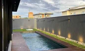 Imagem 6: Casa de condomínio para venda possui 357 metros quadrados com 5 quartos