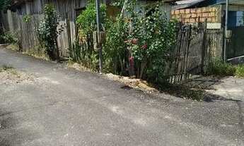 Imagem: Terreno com casa de madeira 23.000