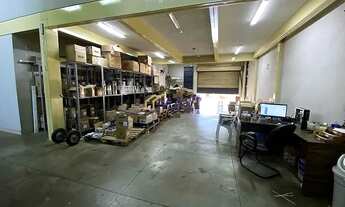 Imagem 5: Galpão com 2 Frentes (Avenida Rio Verde e para a rua de trás)