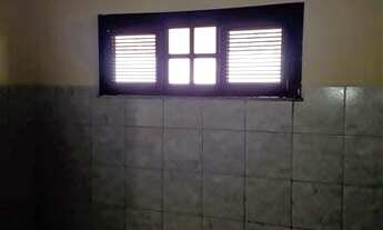 Imagem 7: Casa com 45 m² em condomínio fechado, forrada, com 2 quartos, 1 banheiro, cozinha, sala de