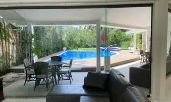 Imagem 3: Casa de condomínio sobrado para venda tem 525 metros quadrados com 6 quartos