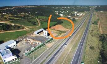 Imagem: Área Cormecial, De Frente a BR 153. Com