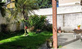 Imagem 2: Casa com 3 dormitórios para alugar, 303 m² por R$ 2.744,82/mês - Itaipu - Niterói/RJ