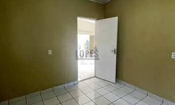 Imagem 7: Casa de 2 quartos, sala de estar, sala de jantar, wc social, quintal nos fundos e frente p