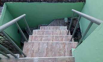 Imagem 2: Casa com 50m², 01 quarto, 01 banheiro, cozinha, sala, área de serviço e forrada. Próximo a