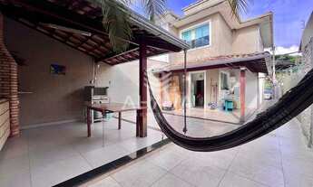 Imagem: Casa com 3 Quartos à Venda - 245m² - Santa