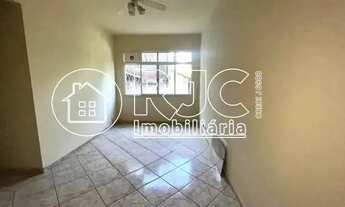 Imagem 2: Imóvel para venda com 68 metros quadrados com 2 quartos em Grajaú - Rio de Janeiro - RJ