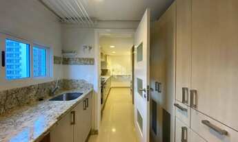 Imagem 4: APARTAMENTO AMPLO COM 3 QUARTOS SENDO 2 SUÍTES E VISTA PARCIAL PARA O MAR NO CENTRO DE FLO