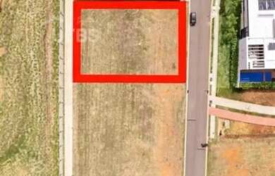 Imagem: Excelente lote de 800 m2, sem vizinho de