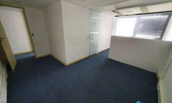 Imagem 5: Centro - Charles de Gaulle - Amplo Grupo com 194 m² e 2 Vagas de Garagem