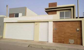 Imagem: Casa - Alto Padrão - Três Quartos - Pé