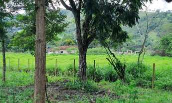 Imagem 4: Chácaras em Mateus Leme com água passando nos fundos