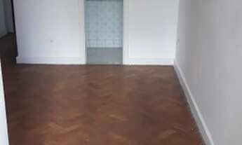 Imagem 4: QUARTO E SALA FRENTE, AO LADO DA PRAÇA ANTERO DE QUENTAL