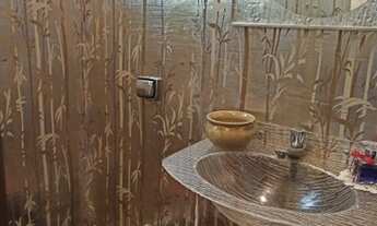 Imagem 7: Sobrado em rua sem saída muito bem localizado tendo 3 dormitórios e 3 vagas de garagem