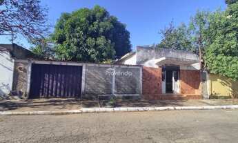 Imagem: CASA COM BARRACÃO SETOR LESTE VILA NOVA