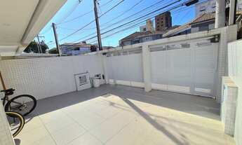 Imagem 2: Embaré - 2 Sobrepostas seminovas sendo térrea + alta - 4 vagas