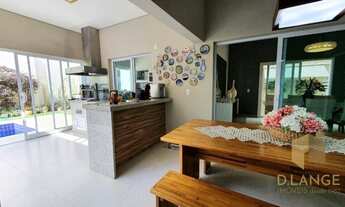 Imagem 2: Maravilhoso sobrado localizado em um dos mais procurados residenciais no Swiss Park