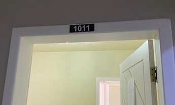 Imagem 3: Sala com recepção, mais quatro salas amplas, todas com piso cerâmico e divisórias de gesso