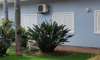 Imagem 5: Casa de condomínio térrea para venda possui 455 metros quadrados com 5 quartos