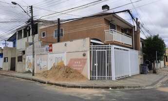 Imagem 2: Esquina - sobrado - barracão