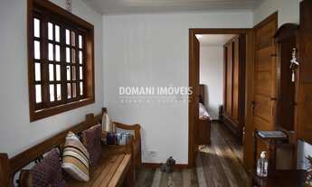 Imagem 6: Casa à Venda com Preço de Oportunidade na Região da Abernéssia - Campos do Jordão/SP