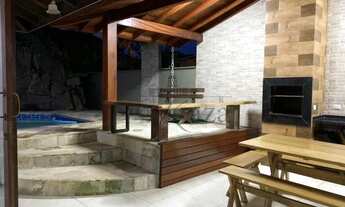 Imagem 2: Linda Casa em Condomínio - Condomínio Ubatuba Country Clube - 3 Dormitórios, 1 suíte com 2