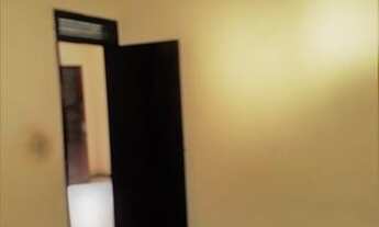 Imagem 5: Casa forrada com 2 quartos, sala, cozinha, um banheiro e quintal, em uma excelente localiz