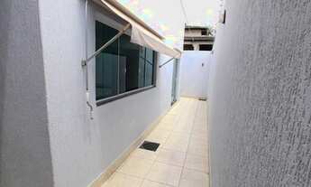 Imagem 5: Casa com 02 Quartos em Condomínio, Cozinha com Armários, ao lado do Tagua Parque