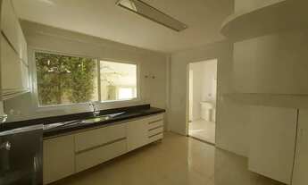 Imagem 3: Casa de condomínio para venda tem 195 metros quadrados com 3 quartos