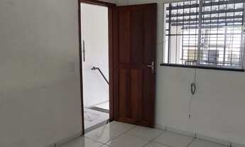 Imagem 2: Alugo uma casa no parque das nações Flores