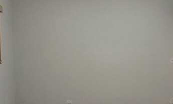 Imagem 7: Prédio comercial em frente a BR 153&quot