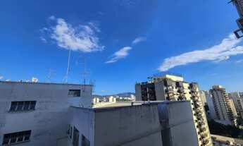 Imagem 2: Apartamento para aluguel possui 70 metros quadrados com 2 quartos em Icaraí - Niterói - RJ