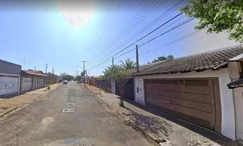 Imagem 4: Casa para venda possui 98 metros quadrados com 3 quartos em Jardim Petrópolis - Bauru - SP