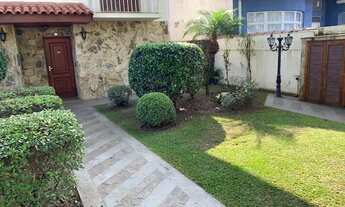 Imagem 6: Casa de condomínio para aluguel possui 280 metros quadrados com 4 quartos