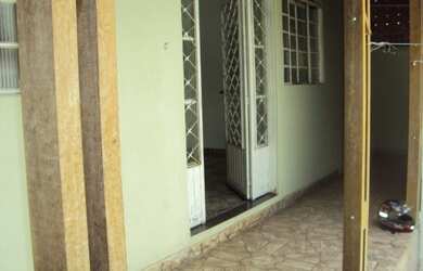 Imagem 2: Casa bem localizada no bairro Lindéia