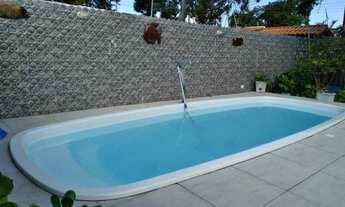 Imagem 2: Excelente aqui no massaguaçu com três dormitórios e piscina linda, linda !!