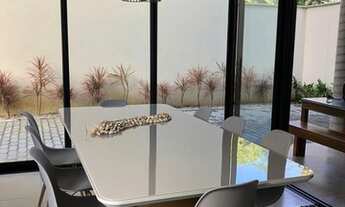 Imagem: Casa com 3 suítes, em condomínio com piscina